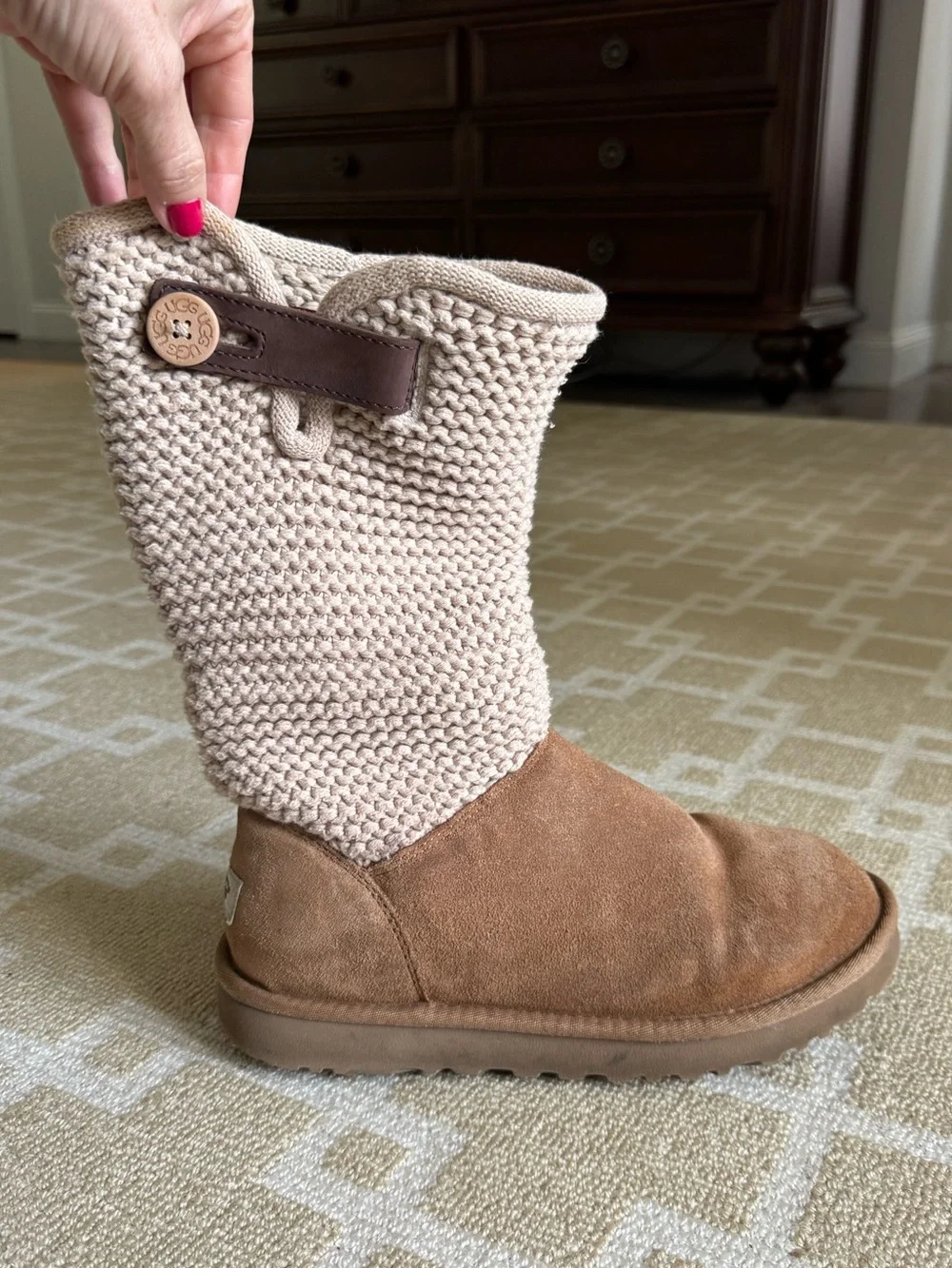 UGG Shaina Suede Sweater Knit Cuff Boots Chestnut Cream Size 8